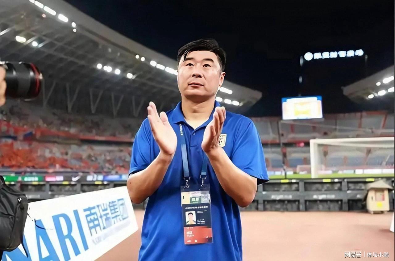 开云-韩鹏背锅，外援老化，后腰漏洞！泰山队保三争一成赛季最大笑话